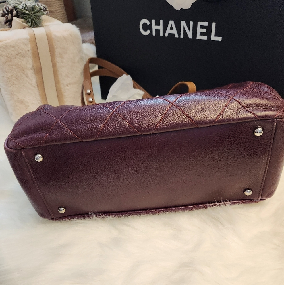 SOLD 💋💋💋11A CHANEL on the Road Shopping Tote - Picture 15 of 15